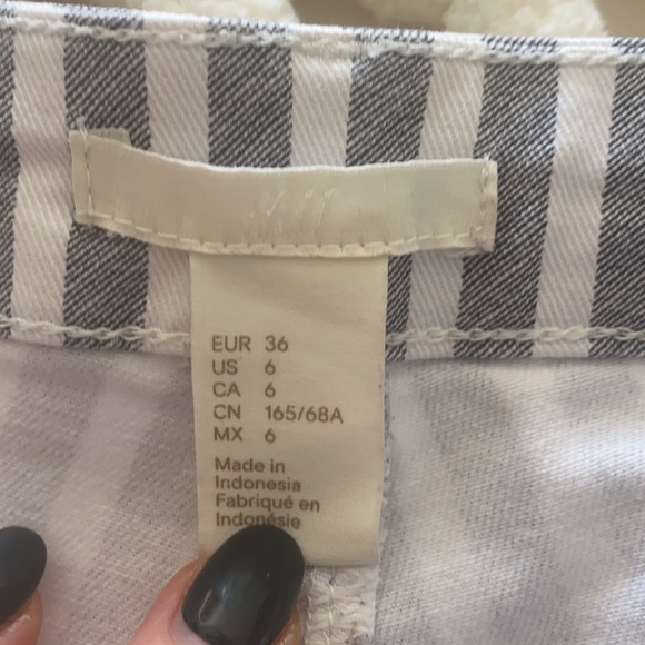 H&M shorts - Picture 2 of 3